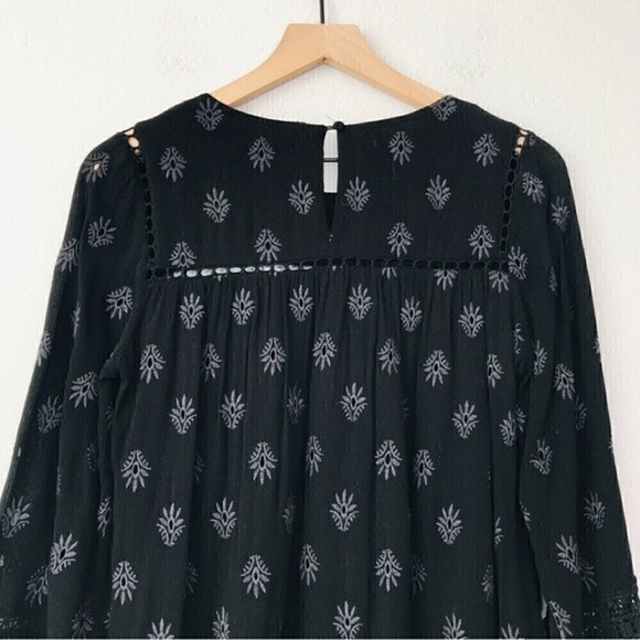 New! Pale Sky Stitch Fix Bohemian Eyelet Embroidered Bell Sleeve Black Top - Picture 5 of 11